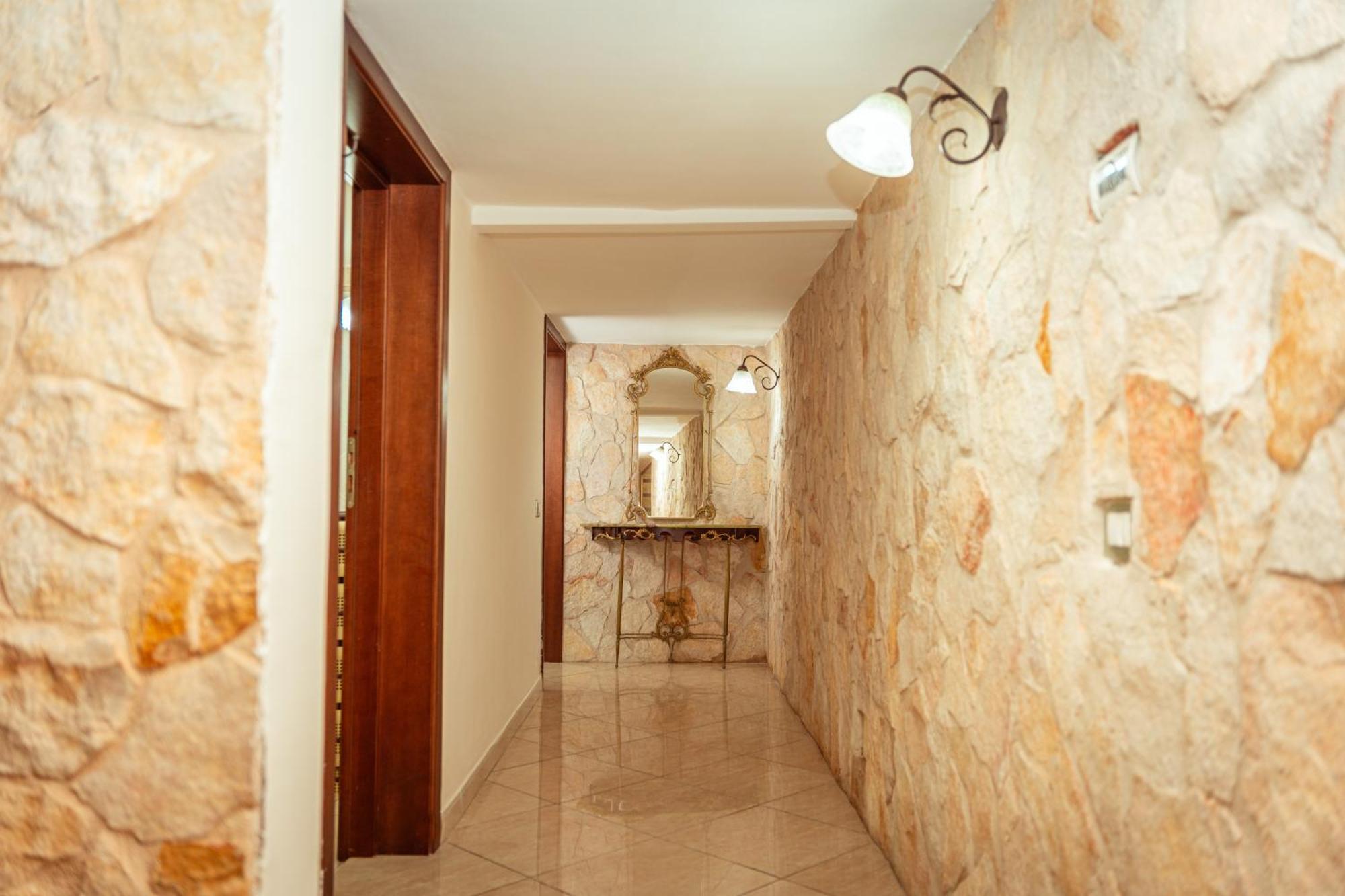Monserrato House Villa Catania Esterno foto
